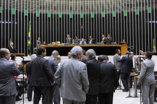 Sem consenso na base aliada, Código Florestal será votado na Câmara