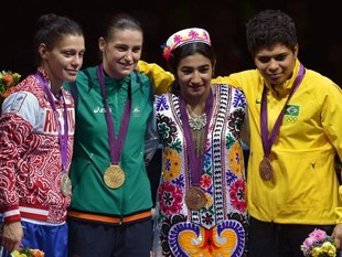 Adriana Araújo recebe o bronze, e irlandesa leva o primeiro ouro do país