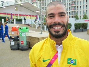 Barbudo, Daniel Dias pode virar em Londres maior paralímpico do Brasil