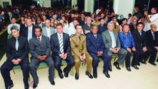 153 anos com 39 homenagens