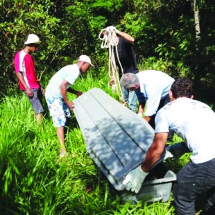 LINCHADO ATÉ A MORTE E SILÊNCIO 