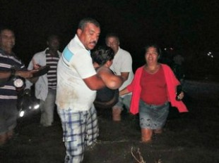 Passageiros continuam sumidos após naufrágio que matou criança