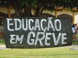 Professores estaduais suspendem greve mas mantêm mobilização