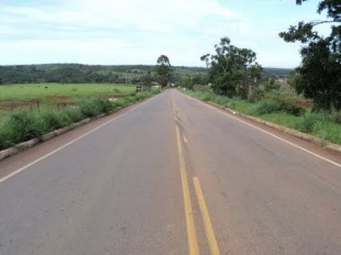 Motociclista morre após bater contra caminhão em Pará de Minas