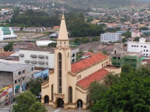 Itaúna recebe verba para construção de estação de tratamento de esgoto