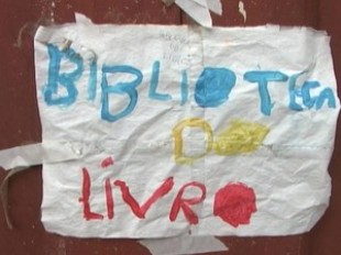 Garoto de nove anos cria biblioteca e ganha livros em Divinópolis