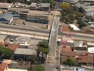 Viaduto Montese, interditado em Belo Horizonte, passa por testes de carga