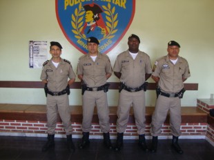 PM RECEBE 3 MILITARES FORMADOS EM CURSO DE SARGENTOS