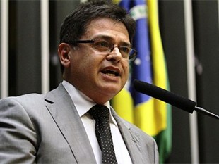 Eduardo Barbosa debate soluções para portadores de Parkinson