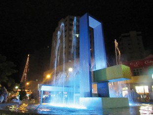 A VOLTA DE UM CARTÃO POSTAL DA CIDADE