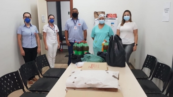 FUNCIONÁRIOS DO HOSPITAL PADRE LIBÉRIO RECEBEM LANCHES 