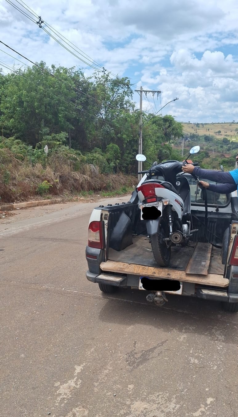 MOTO FURTADA É ENCONTRADA 