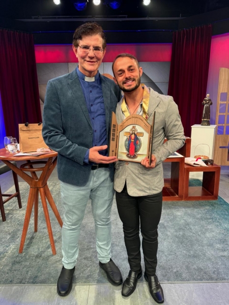 UM PARÁ-MINENSE FRENTE À FRENTE COM O PADRE REGINALDO MANZOTTI