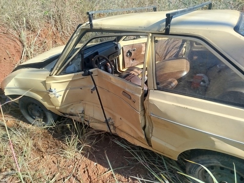 MOTORISTA INABILITADO BATE E É DETIDO