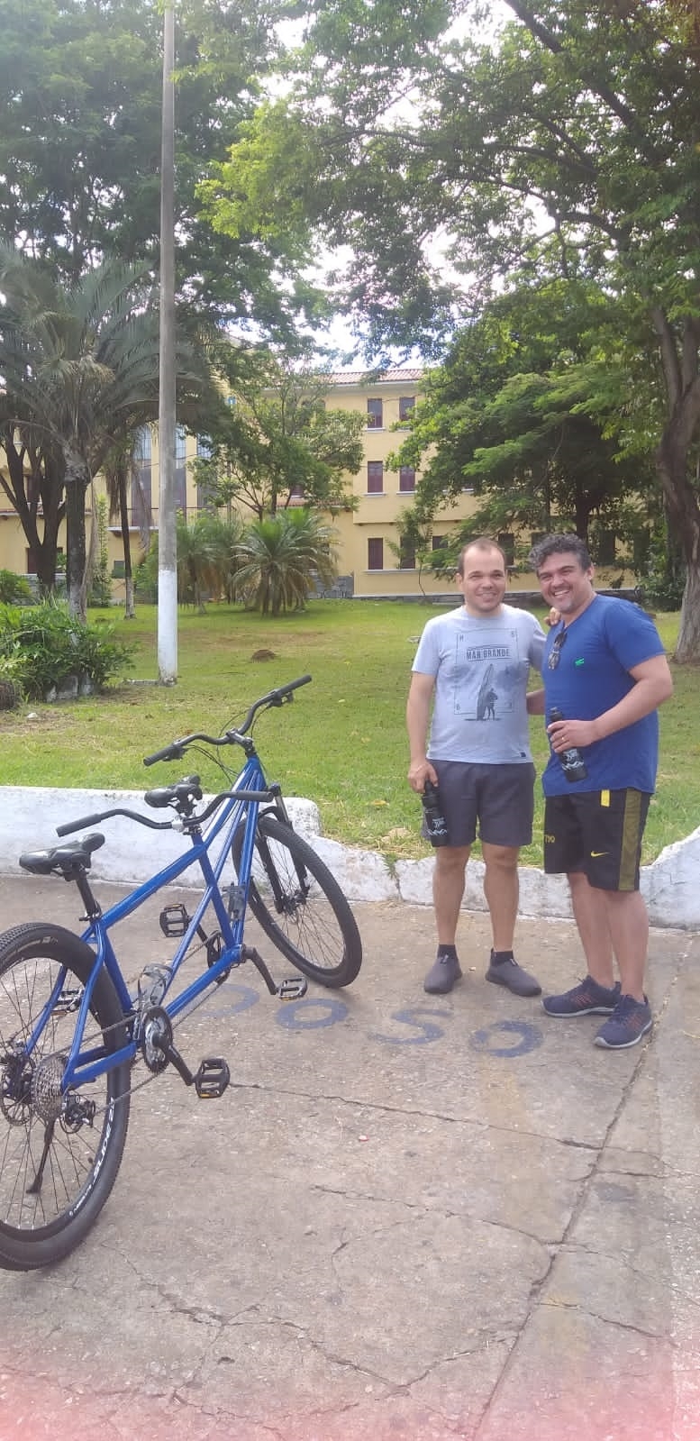 DEFICIENTE VISUAL REALIZA O SONHO DE VOLTAR A ANDAR DE BICICLETA