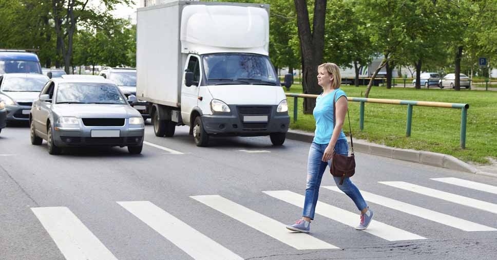 MOTO BATE EM PEDESTRE, PERTO DA PONTE GRANDE 