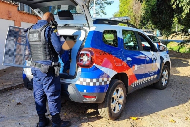 FUGIU DA POLÍCIA, PORQUE NÃO TINHA CARTEIRA