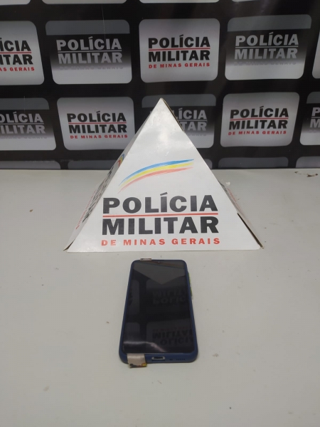 LADRÃO DE TORNEIROS FURTA CELULAR NA CIDADE